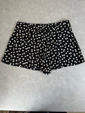 Monteau Black Daisy Floral High Waist Flared Leg Shorts